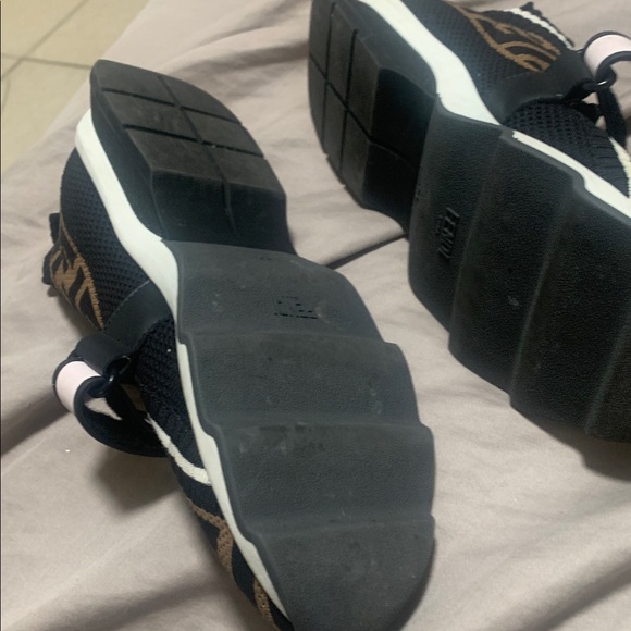 Fendi women’s sz 8 like new - Picture 5 of 5